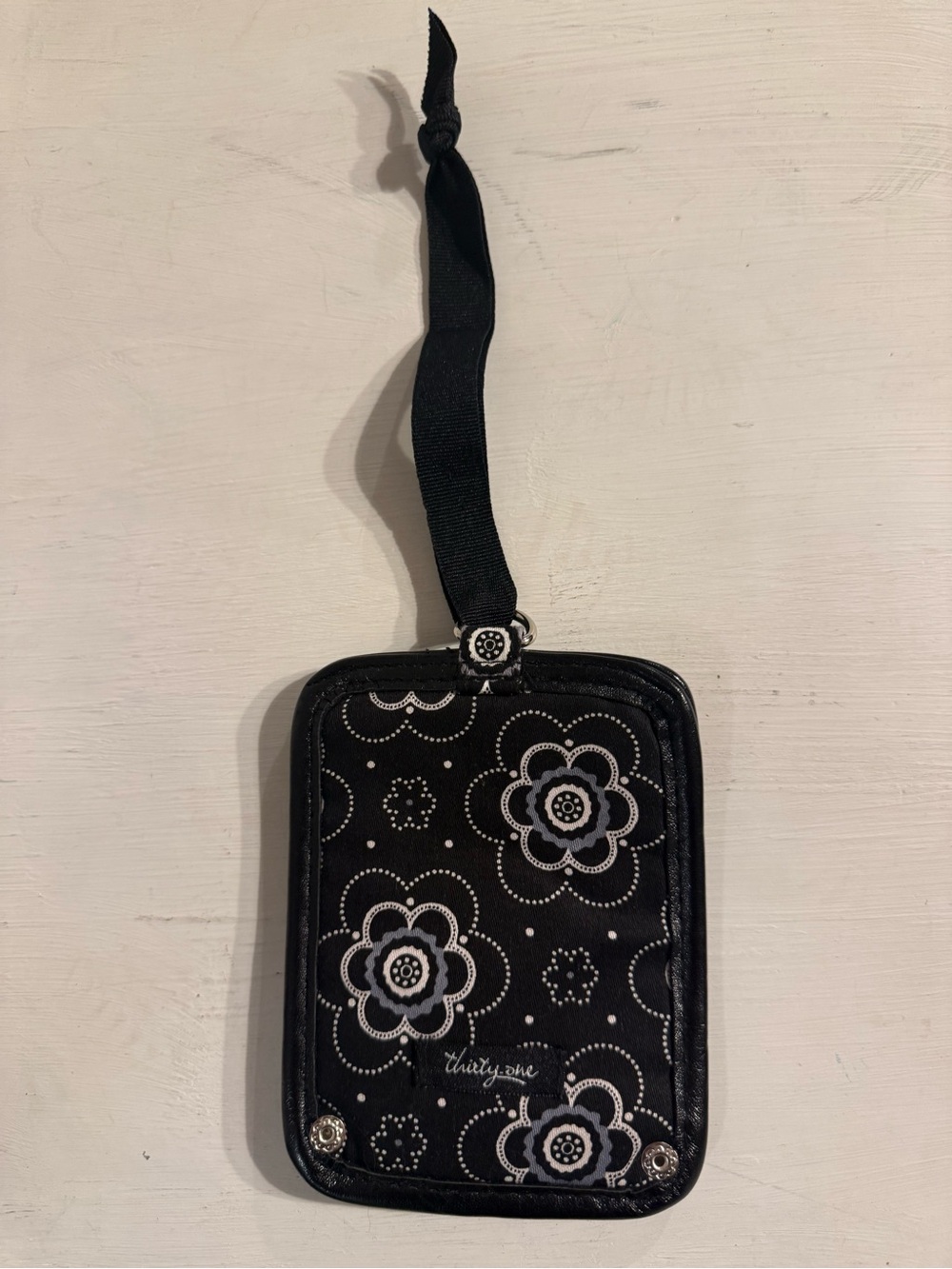 thirty-one Black Quilted Floral Luggage Tag